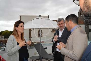 El senador nacionalista Fernando Clavijo durante la visita a Telde (Foto TA)